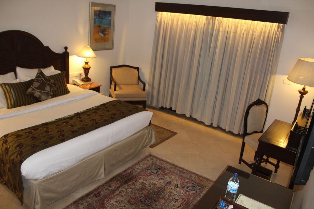 Club Mahindra Acacia Palms Hotel Colva Eksteriør billede